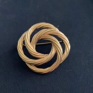 Beautiful Vintage Monet Triple Circle Pin